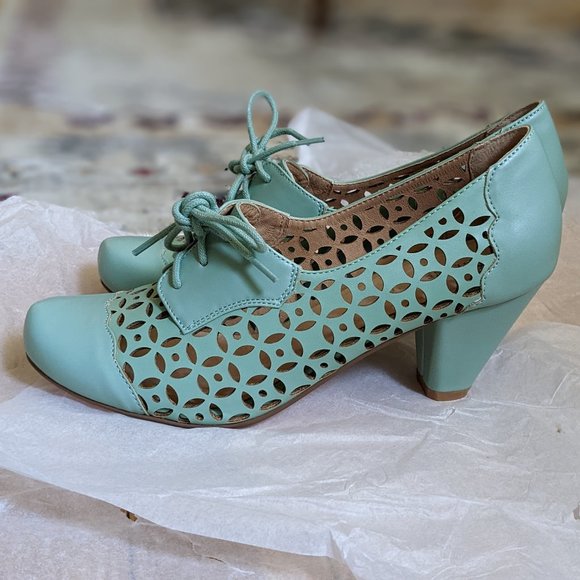 chelsea crew Shoes - Chelsea Crew "Million" Oxford Heels in Mint